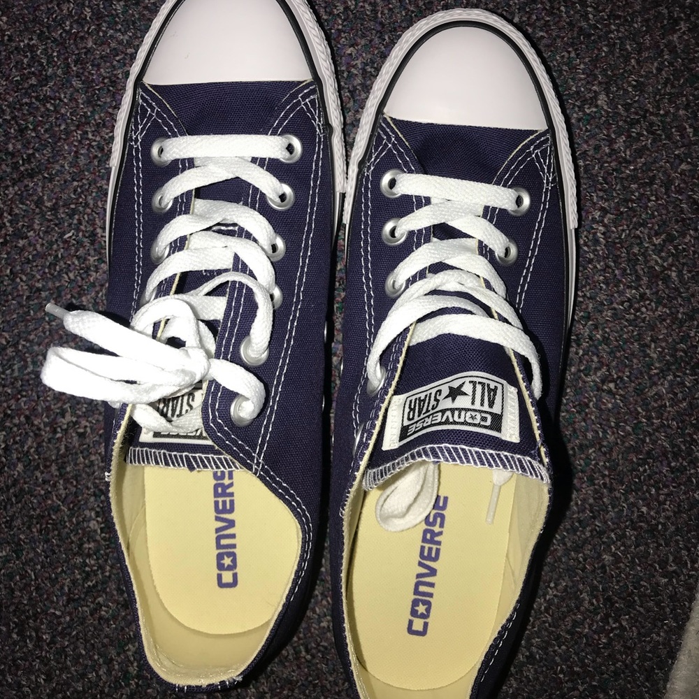 **BRAND NEW** Never worn converse unisex chucks